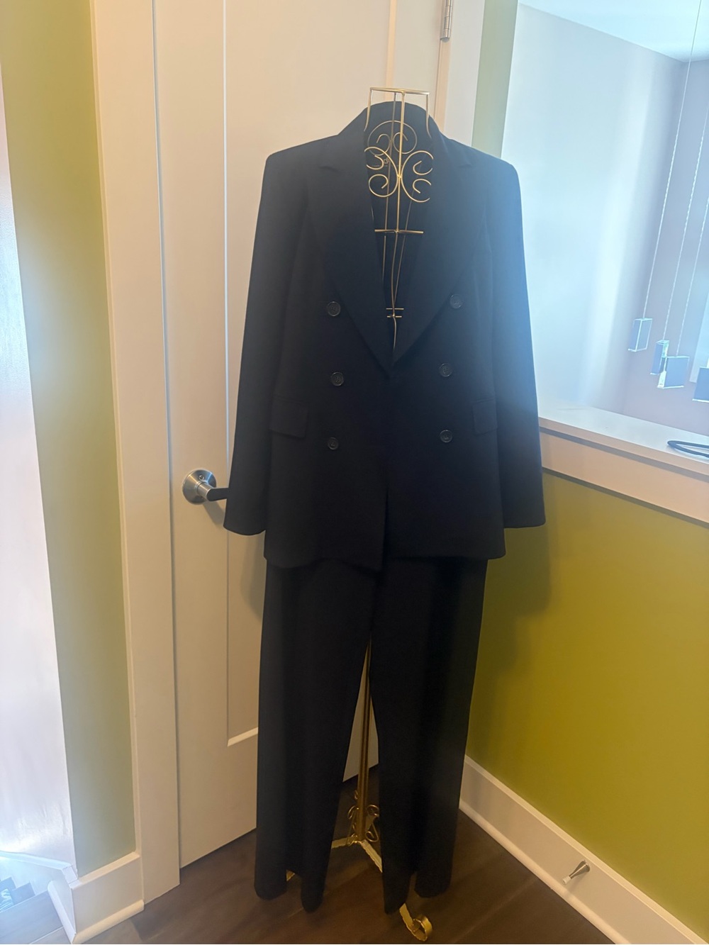 Classic Navy Double-Breasted Women’s Suit Jacket & Trousers